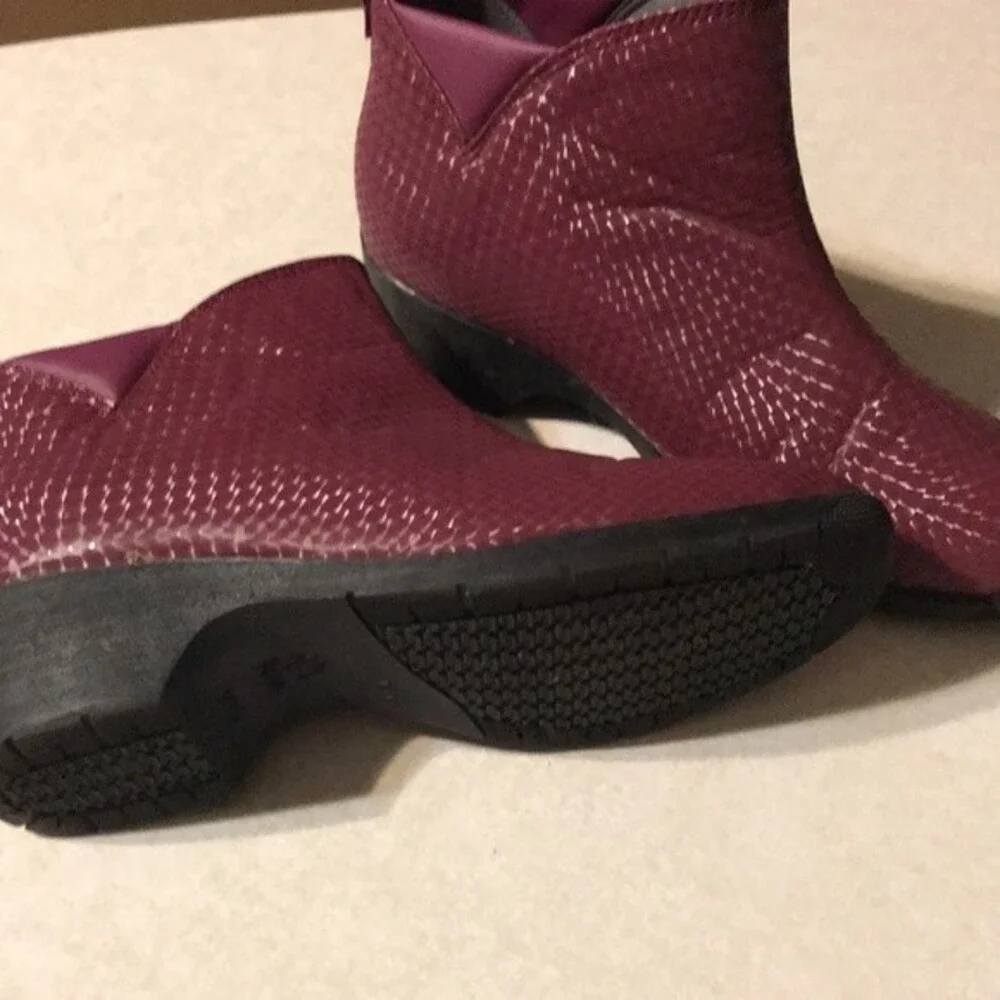 Pansy Women's Rain Booties Size 5.5 USA Burgundy Purple - Picture 2 of 6